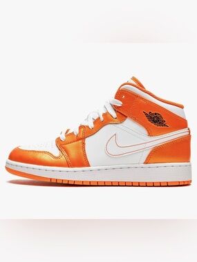 Nike Air Jordan 1 Mid White & Orange Retro Sneaker Boys Youth Size 7